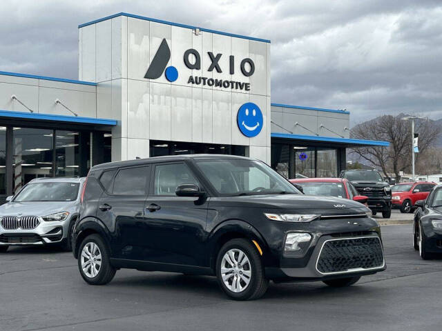 2022 Kia Soul LX's photo