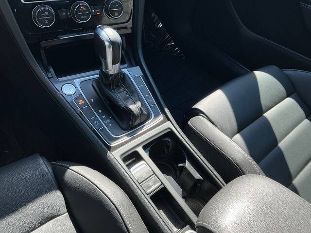 2017 Volkswagen Golf R 4Motion