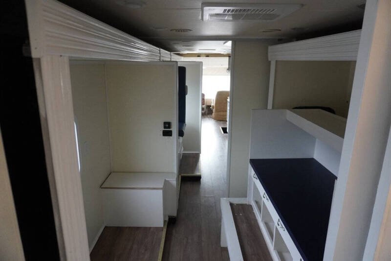 2015 Freightliner XCS Chassis