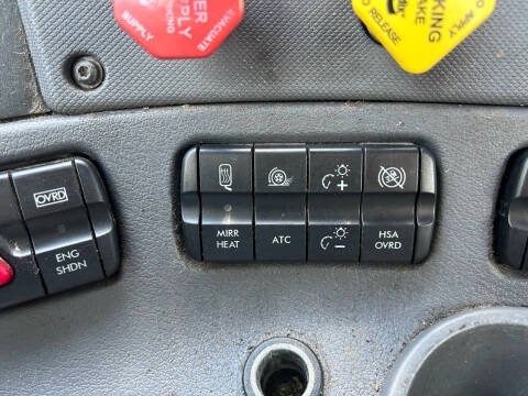 2016 Freightliner Cascadia 113 Semi Truck