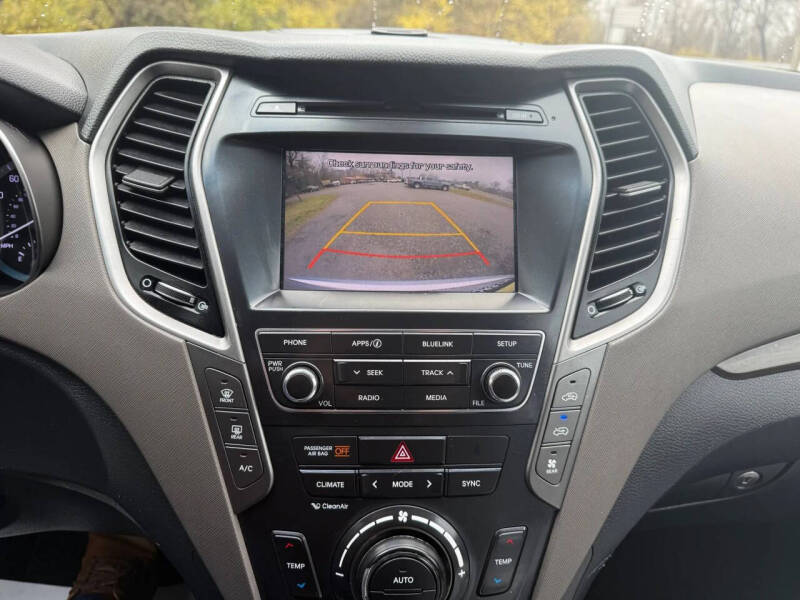 2017 Hyundai Santa Fe SE