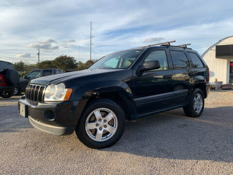 2005 Jeep Grand Cherokee for sale at Carworx LLC in Dunn NC