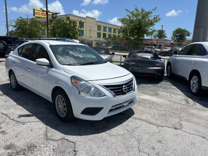 2017 Nissan Versa 1.6 SV