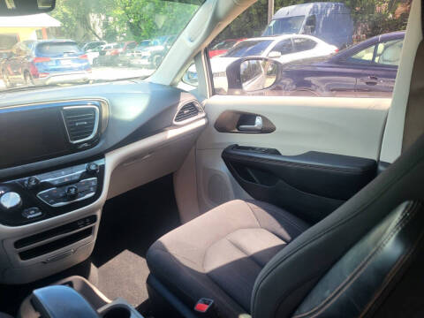 2017 Chrysler Pacifica Touring