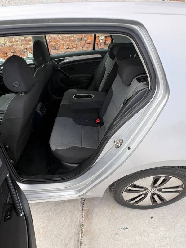 2016 Volkswagen e-Golf SE