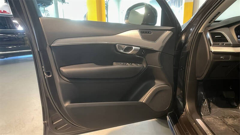 2024 Volvo XC90 B5 Core Bright Theme