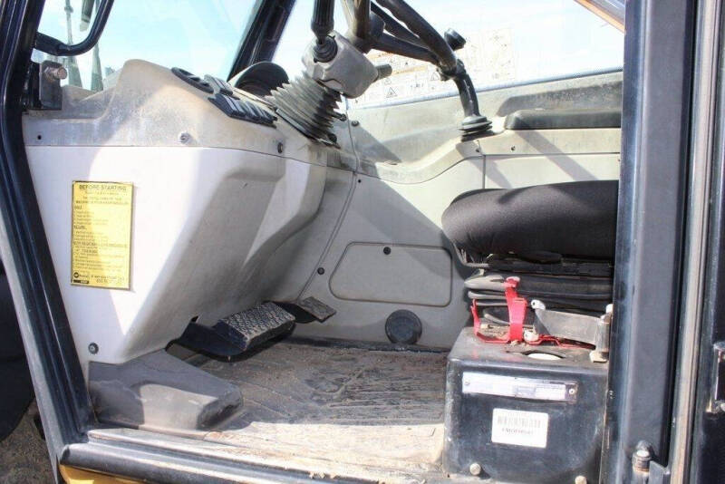 2011 Caterpillar TH514