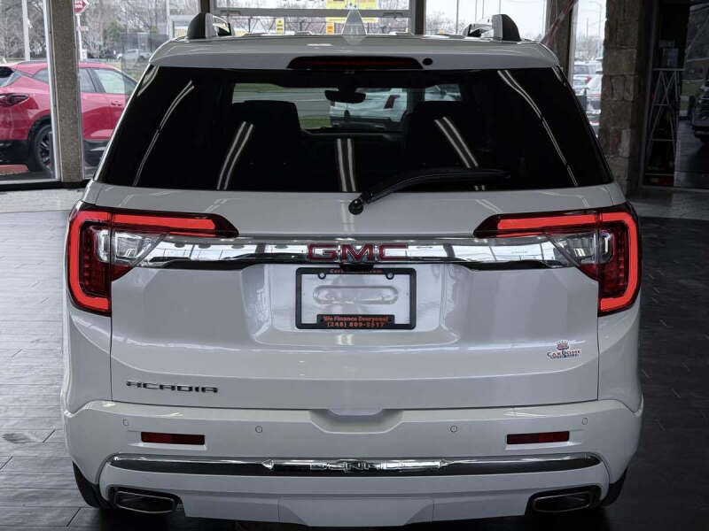 2022 GMC Acadia Denali