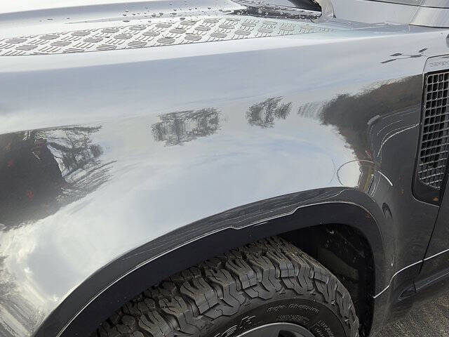 2023 Land Rover Defender 130 X-Dynamic SE