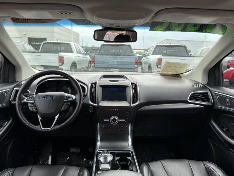 2020 Ford Edge Titanium