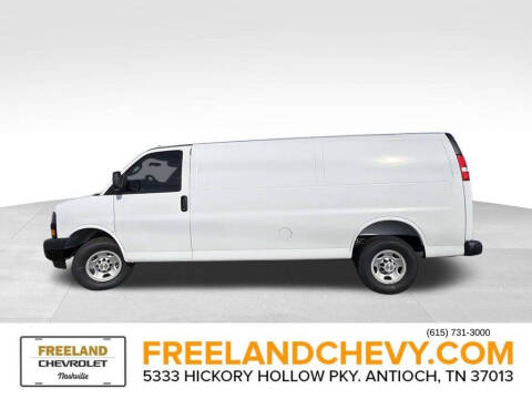 2025 Chevrolet Express 3500