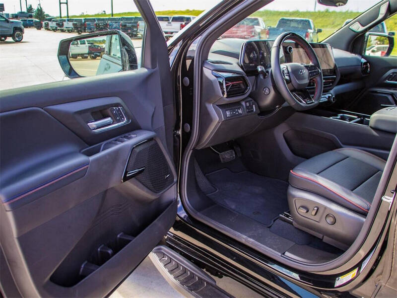 2024 Chevrolet Silverado EV RST