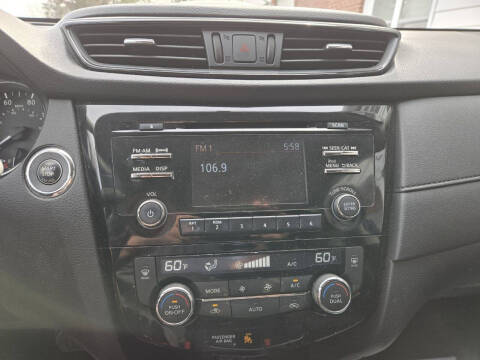 2017 Nissan Rogue SV