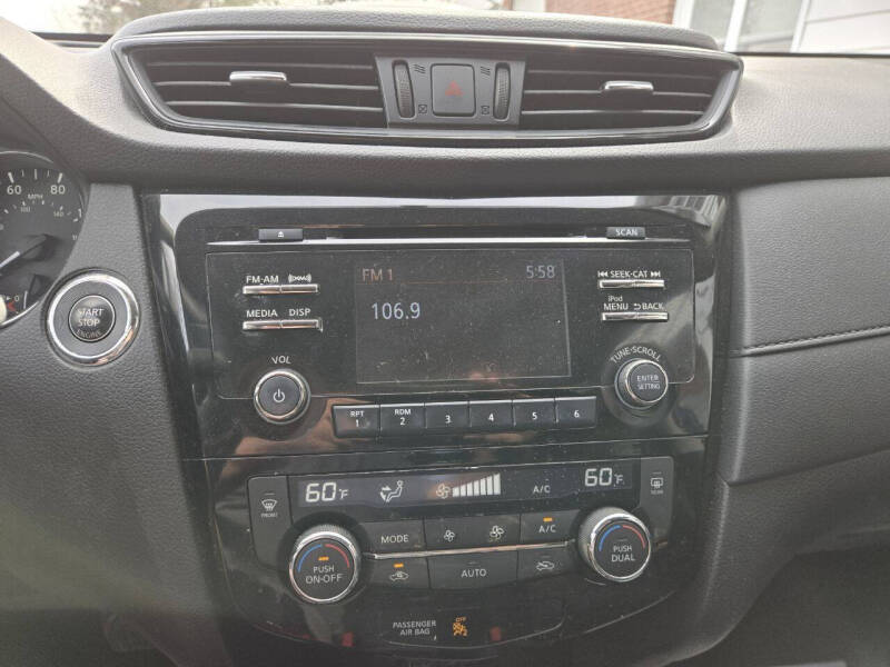 2017 Nissan Rogue SV