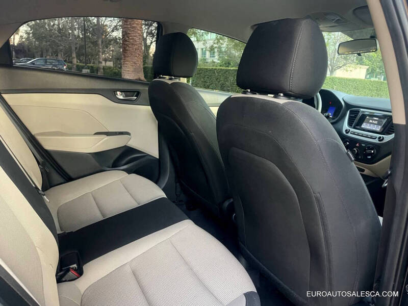2022 Hyundai Accent SE