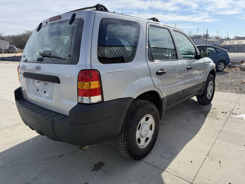 2005 Ford Escape XLS