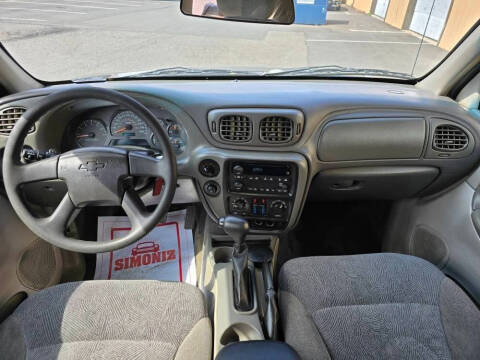 2004 Chevrolet TrailBlazer LS