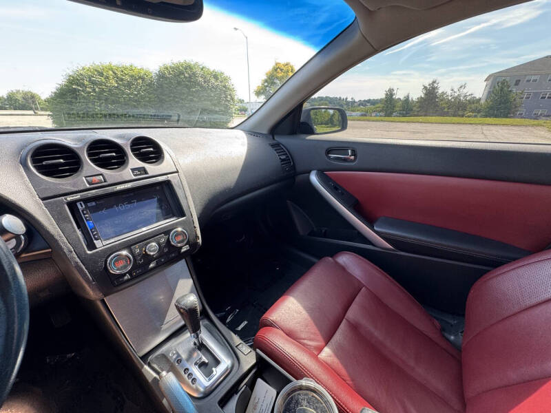 2010 Nissan Altima 3.5 SR