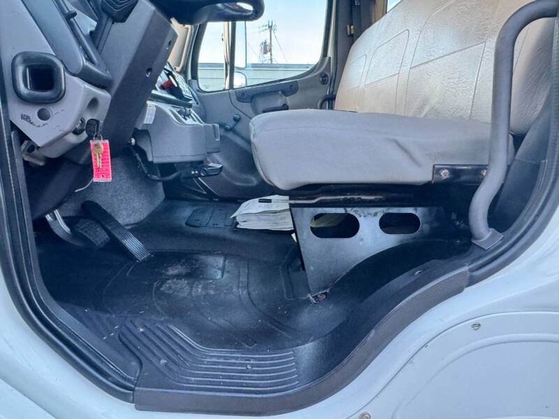 2016 Freightliner M2 106