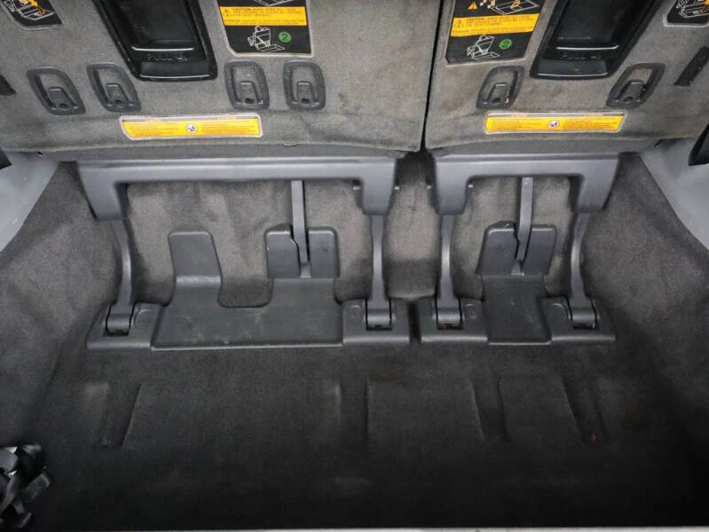 2014 Toyota Sienna SE 8-Passenger