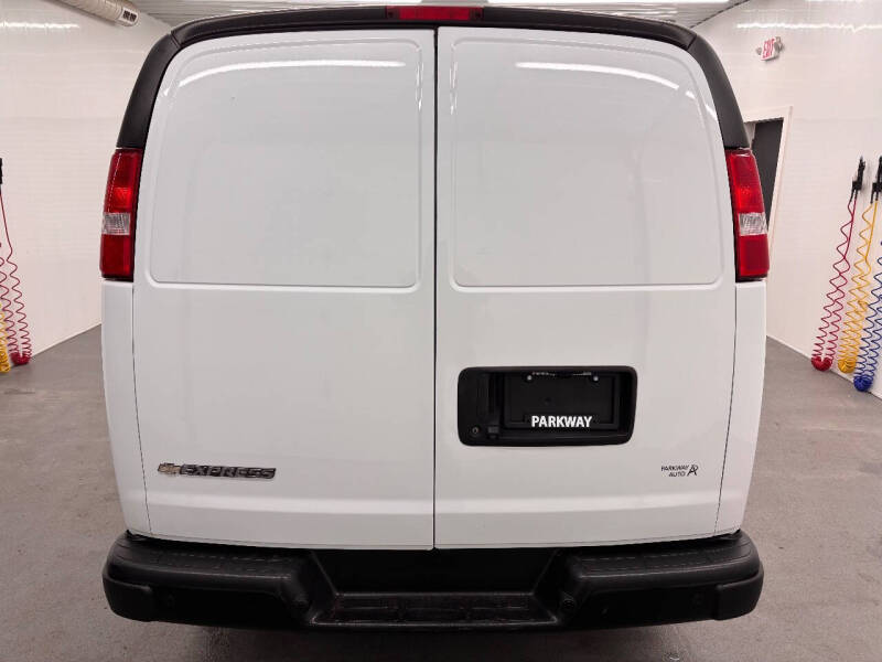 2023 Chevrolet Express 3500