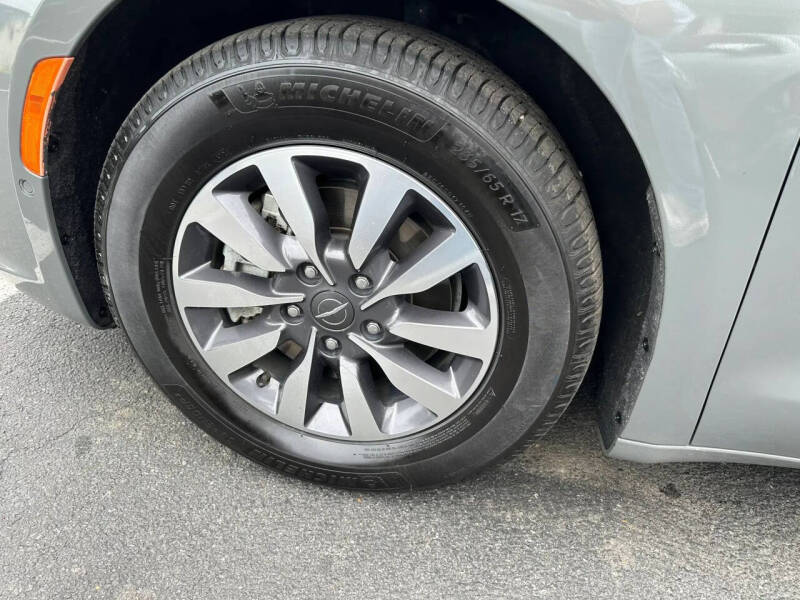 2022 Chrysler Pacifica Hybrid Touring L