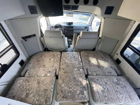 2002 Winnebago Rialta 22QD