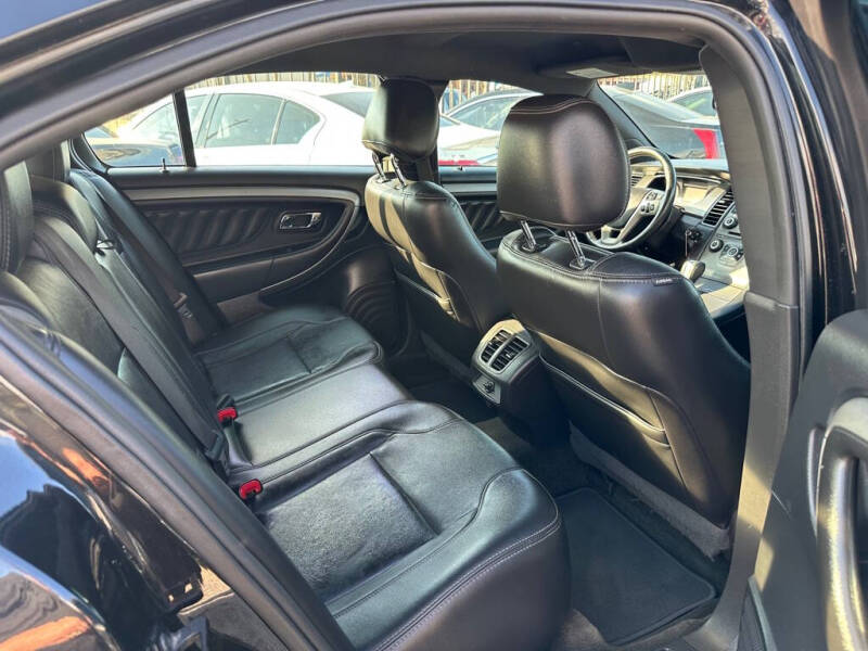 2015 Ford Taurus SEL