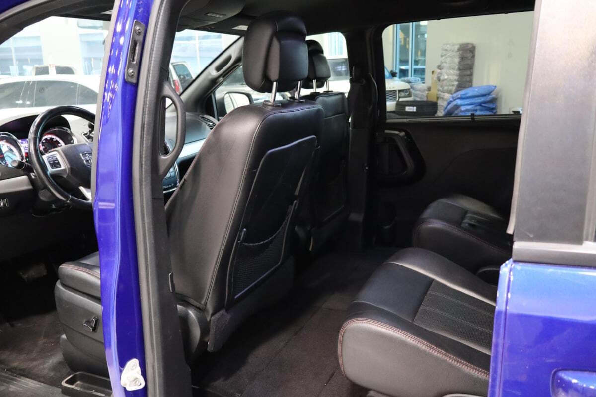 2019 Dodge Grand Caravan for sale at IMD MOTORS, INC in Dallas, TX