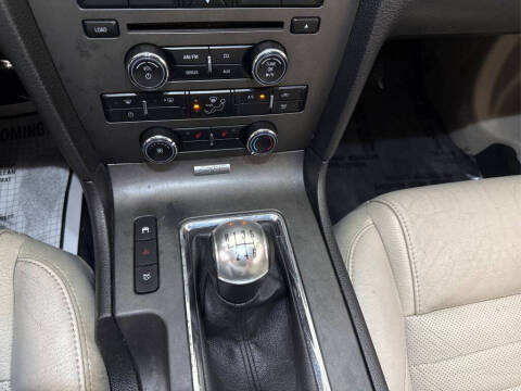 2011 Ford Mustang V6 Premium