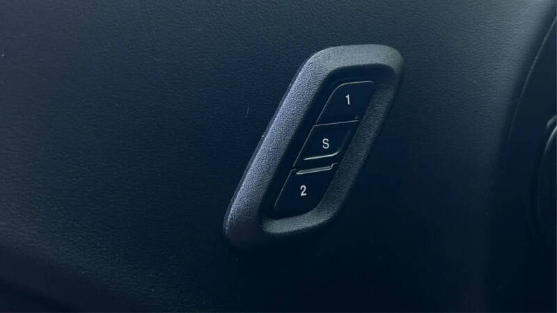 2015 Dodge Challenger R/T Shaker
