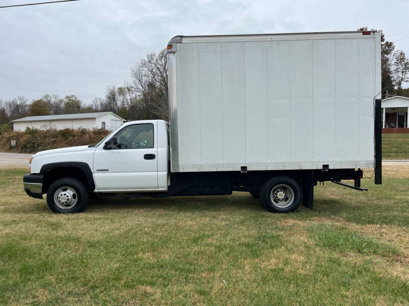 2007 Chevrolet Silverado Classic 3500 Chassis Cab null photo 3