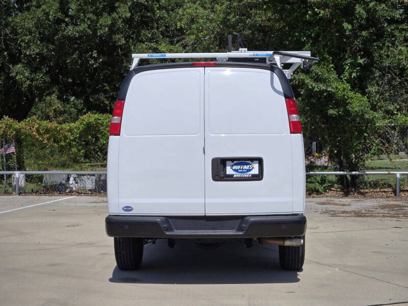 2023 Chevrolet Express 2500