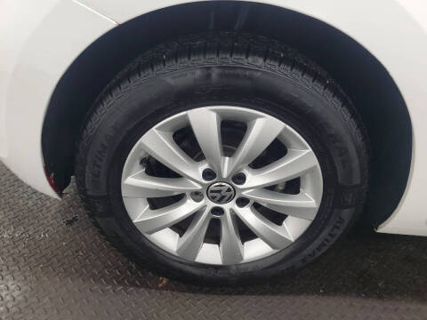 2016 Volkswagen Beetle 1.8T S PZEV