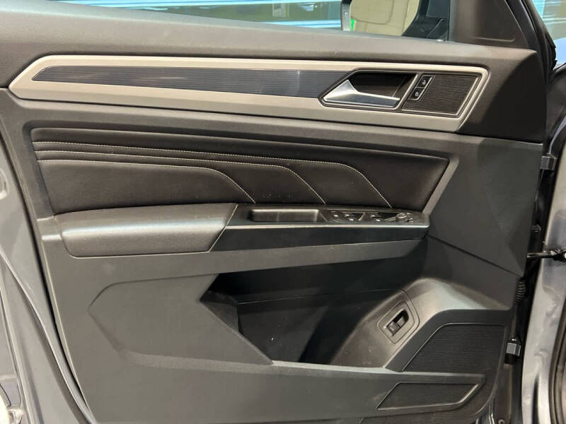 2020 Volkswagen Atlas Cross Sport V6 SEL R-Line 4Motion