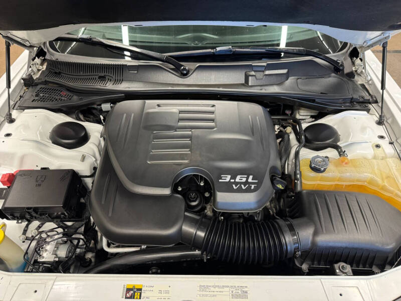2015 Dodge Challenger SXT Plus