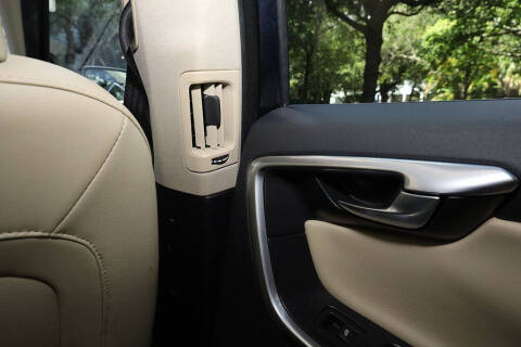 2016 Volvo XC60 T5 Premier