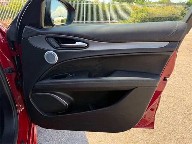 2022 Alfa Romeo Stelvio Veloce