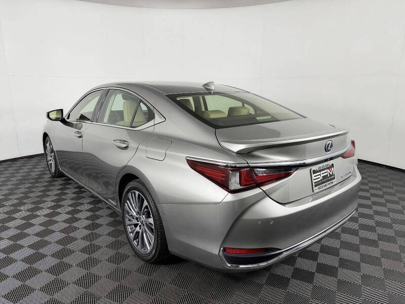 2019 Lexus ES 300h