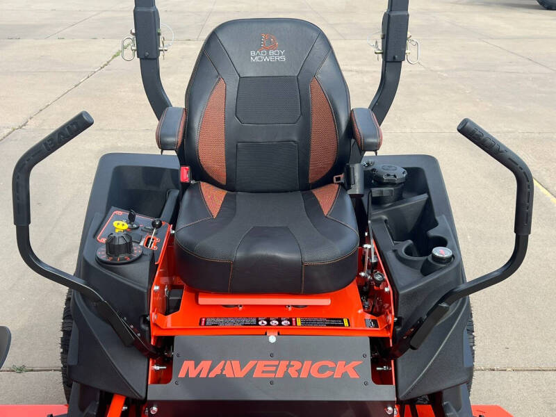Bad Boy Maverick 60