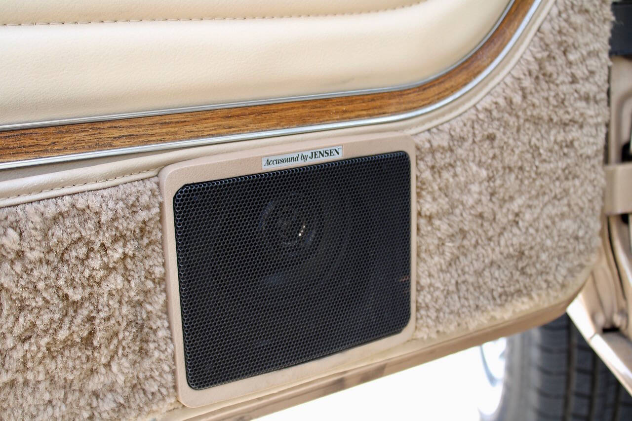1989 Jeep Grand Wagoneer 77