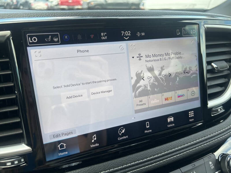 2026 Chrysler Pacifica Select