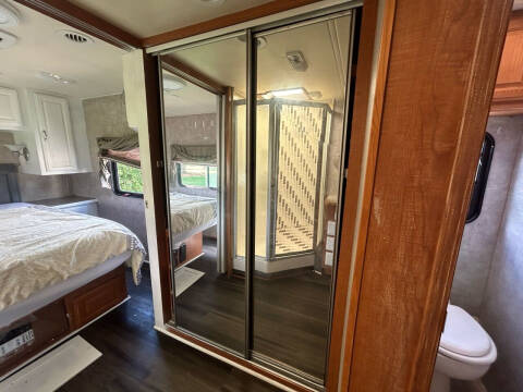 2005 Freightliner XCS Chassis