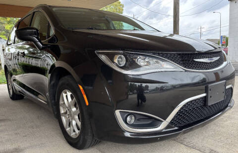 2020 Chrysler Pacifica Touring L