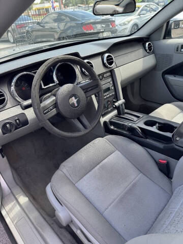 2008 Ford Mustang V6 Deluxe