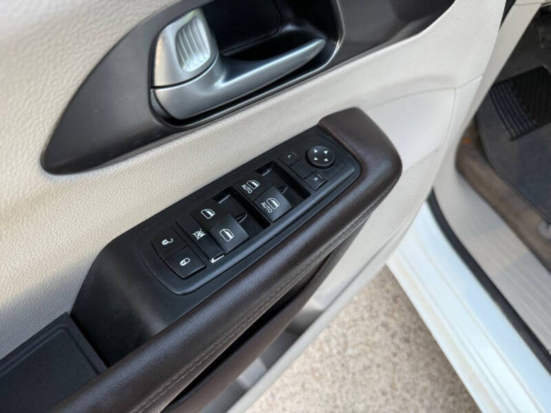 2017 Chrysler Pacifica LX