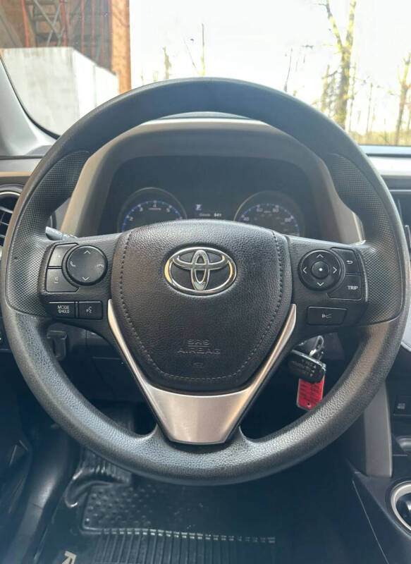 2018 Toyota RAV4 LE