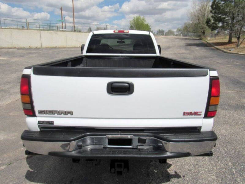 2005 GMC Sierra 2500HD