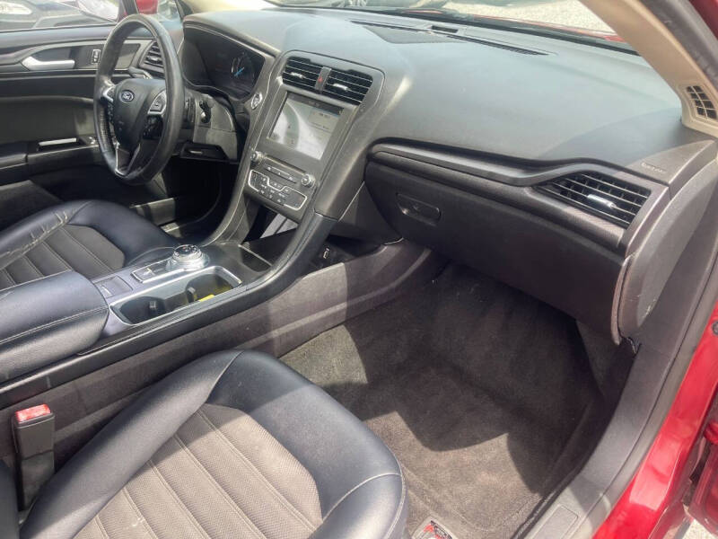2018 Ford Fusion SE