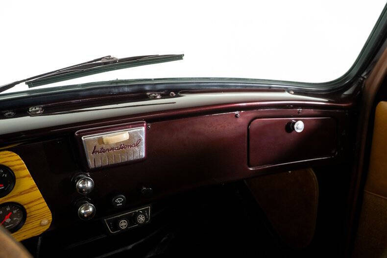 1954 International R100